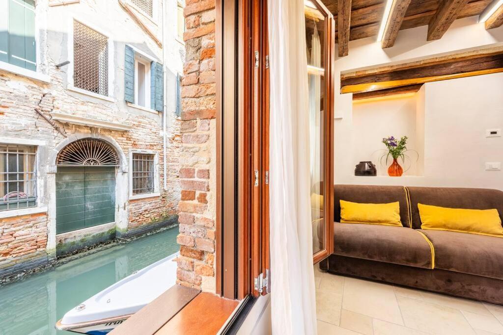 Apartamento Dream's Door With Canal View In Veneza
